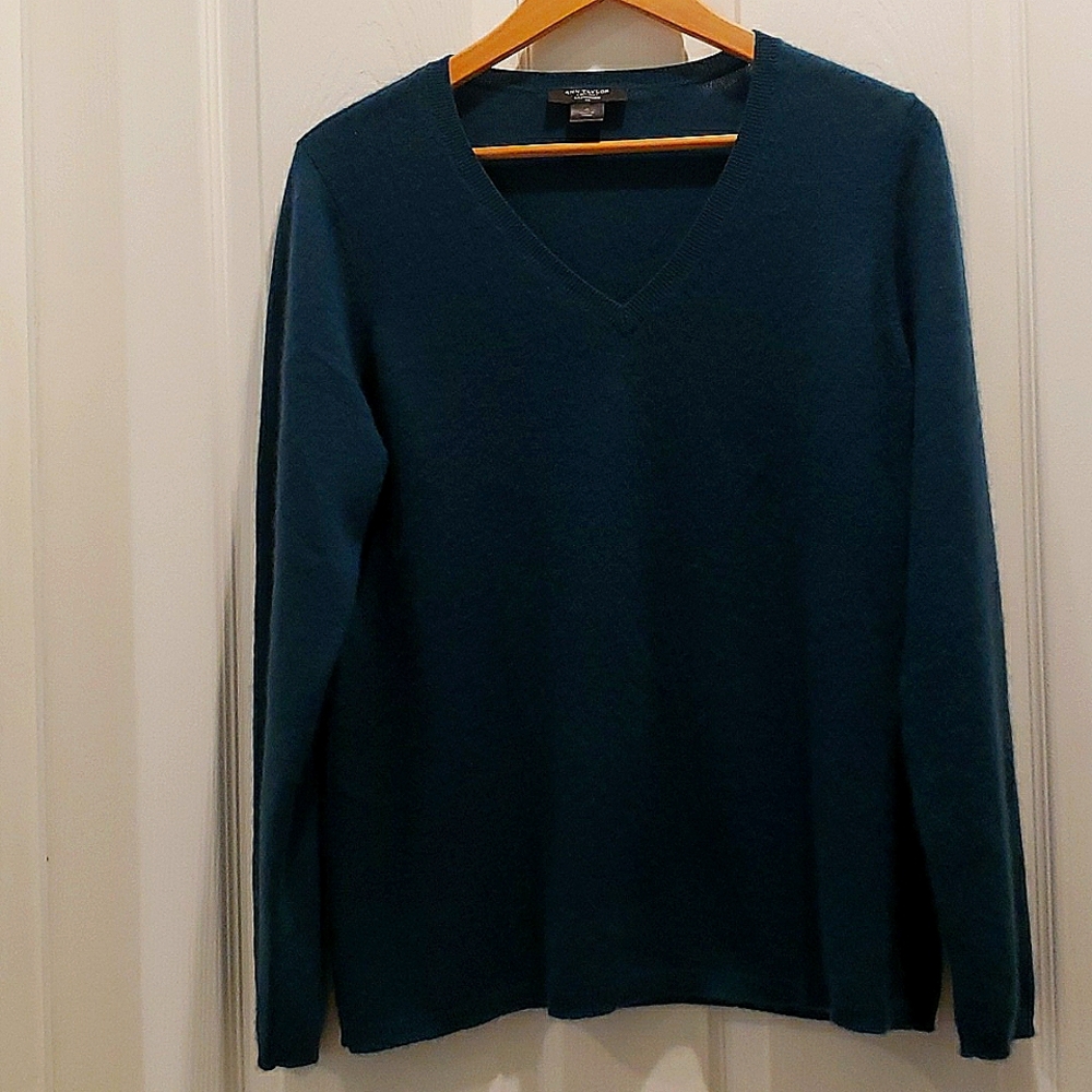 Ann Taylor 100% Cashmere V-neck women's XL sweater in Deep Alpine Green
